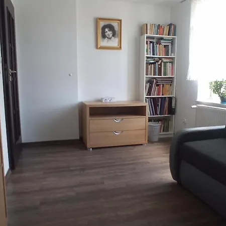- Apartament 3 Plaze *